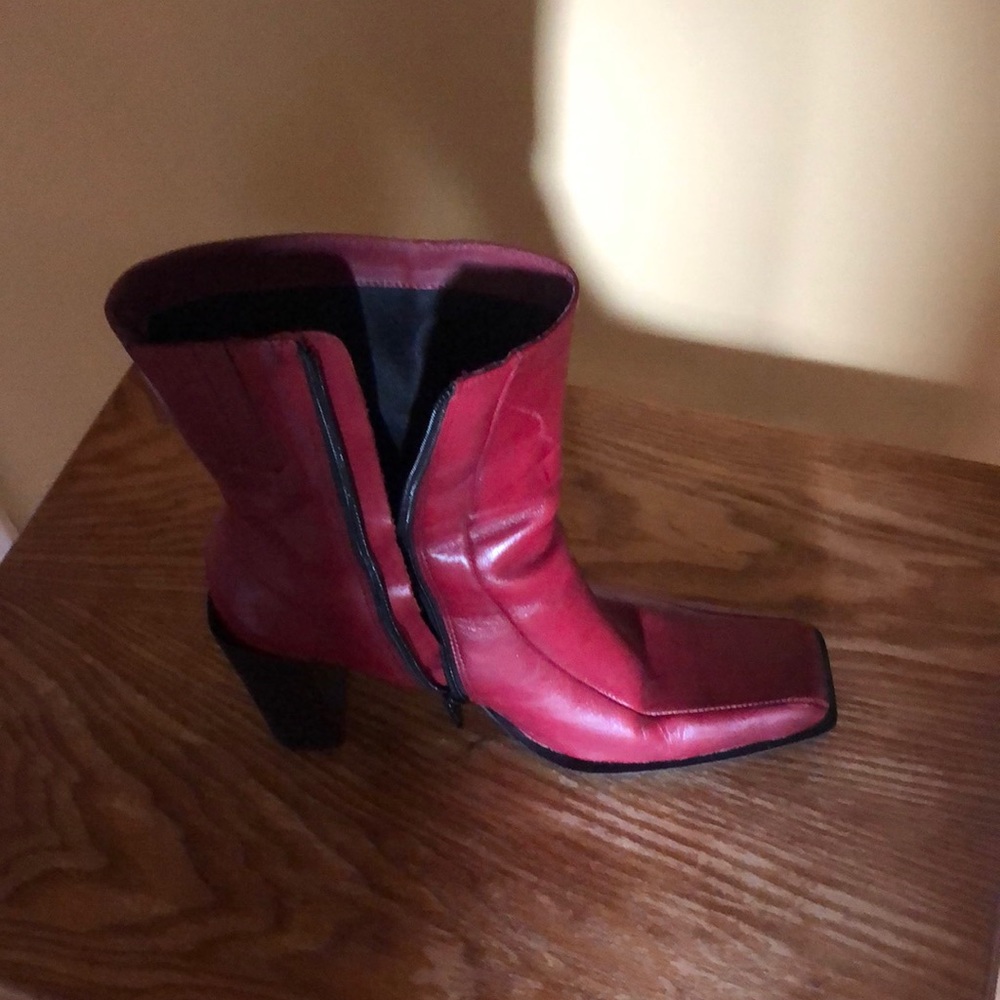 Red Diba ladies boot